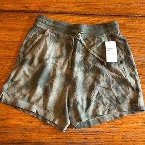 NWT Old Navy Green Tie Dyed High Waisted Shorts